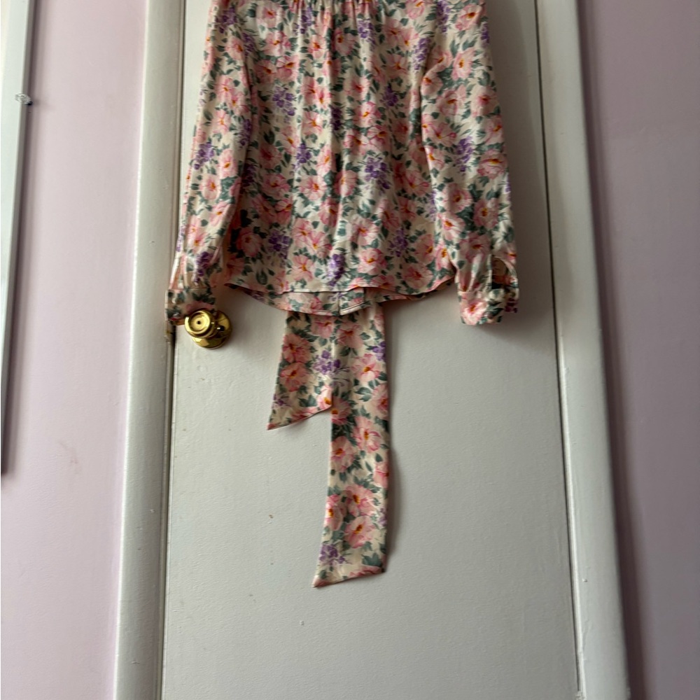 100% silk.  hand wash.